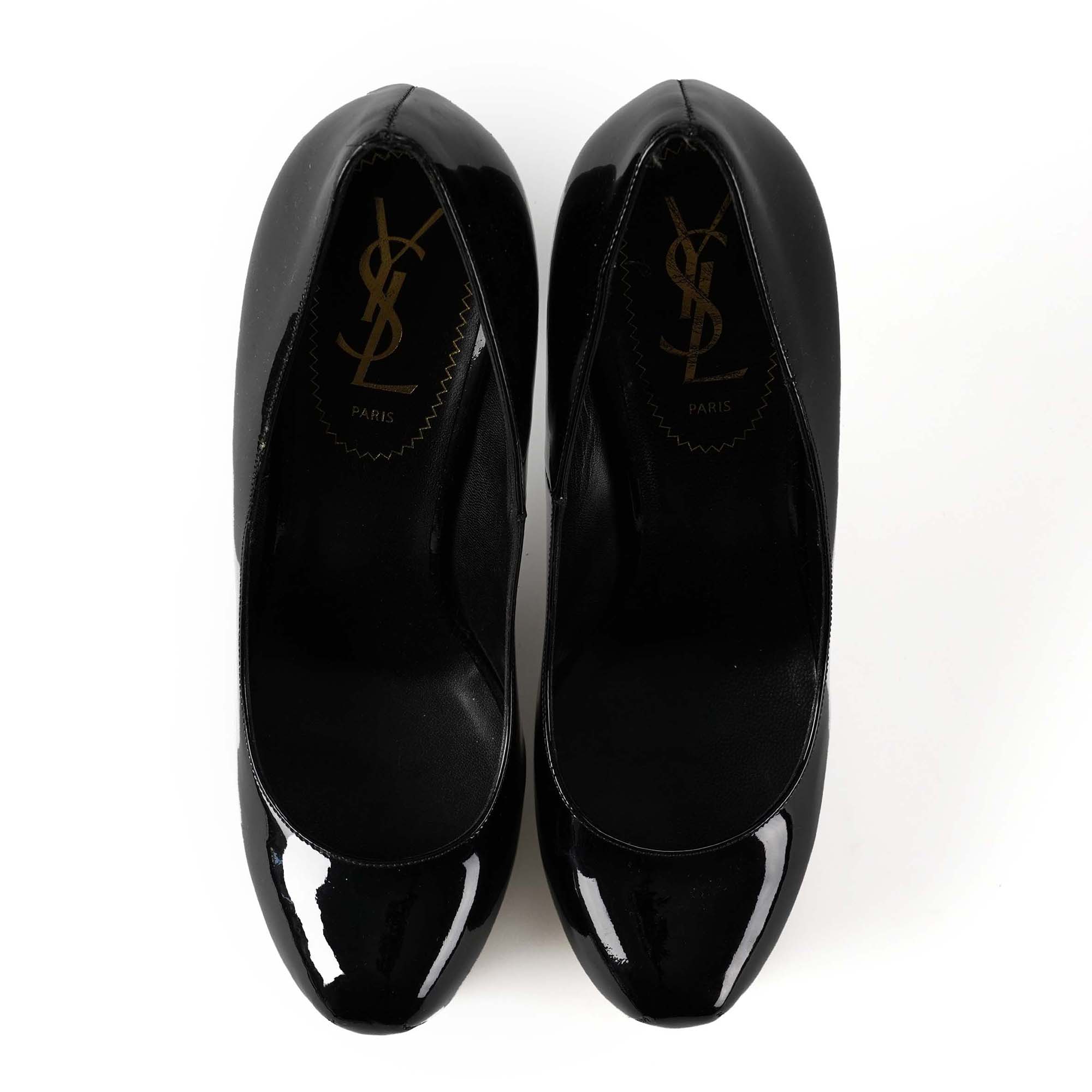 Yves Saint Laurent - Black Patent Leather Pumps